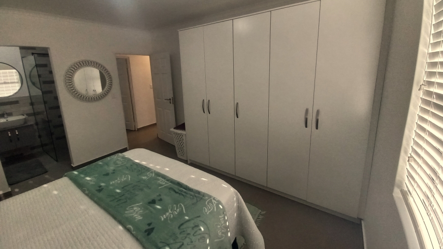 4 Bedroom Property for Sale in Sandy Point Western Cape